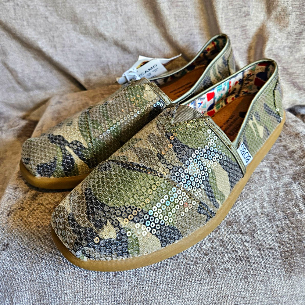 BOBS Women's Canvas Sequin Camo Slip-On Flats Round Toe US 8 EU 38